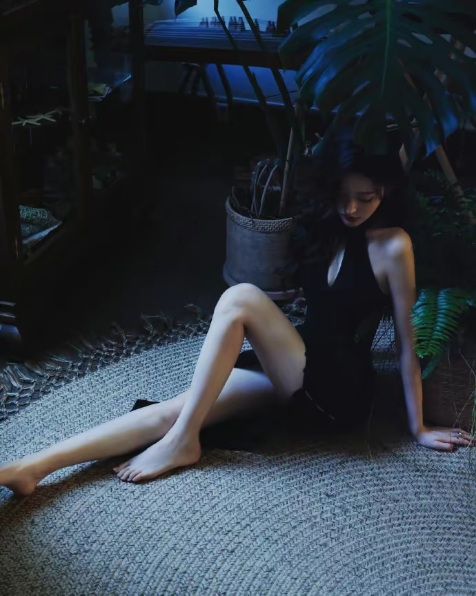 张天爱微醺写真轻熟美感拿捏插图