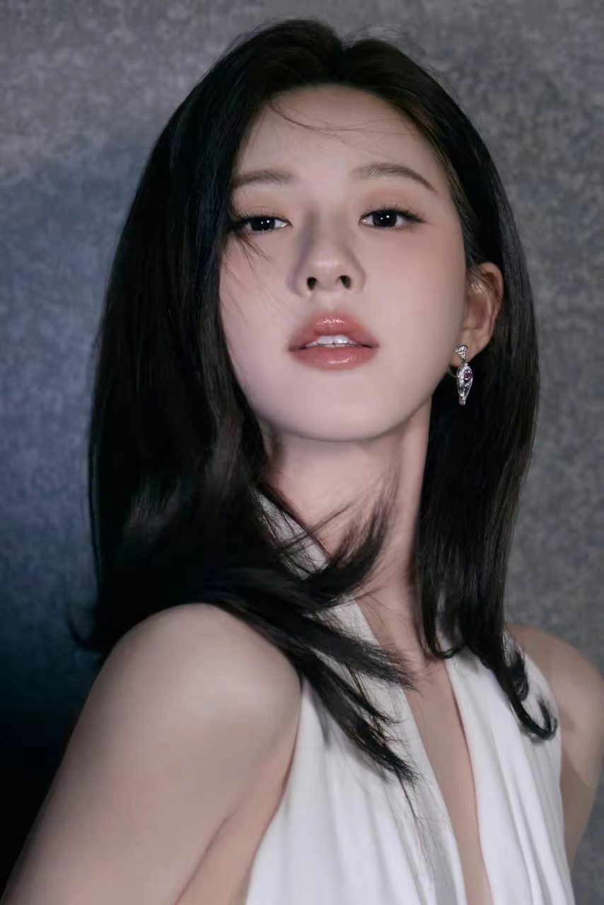 赵露思白裙写真插图2