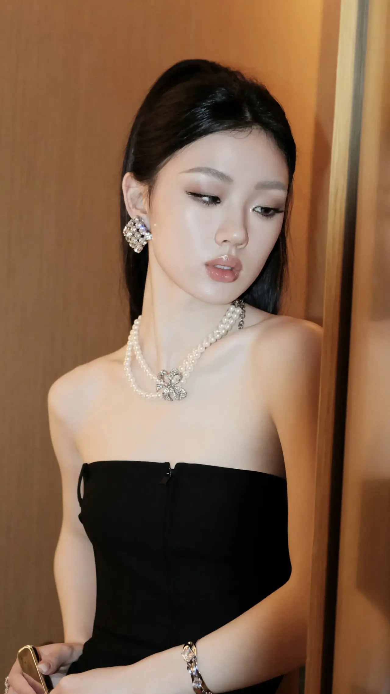 单依纯黑色抹胸裙写真插图2