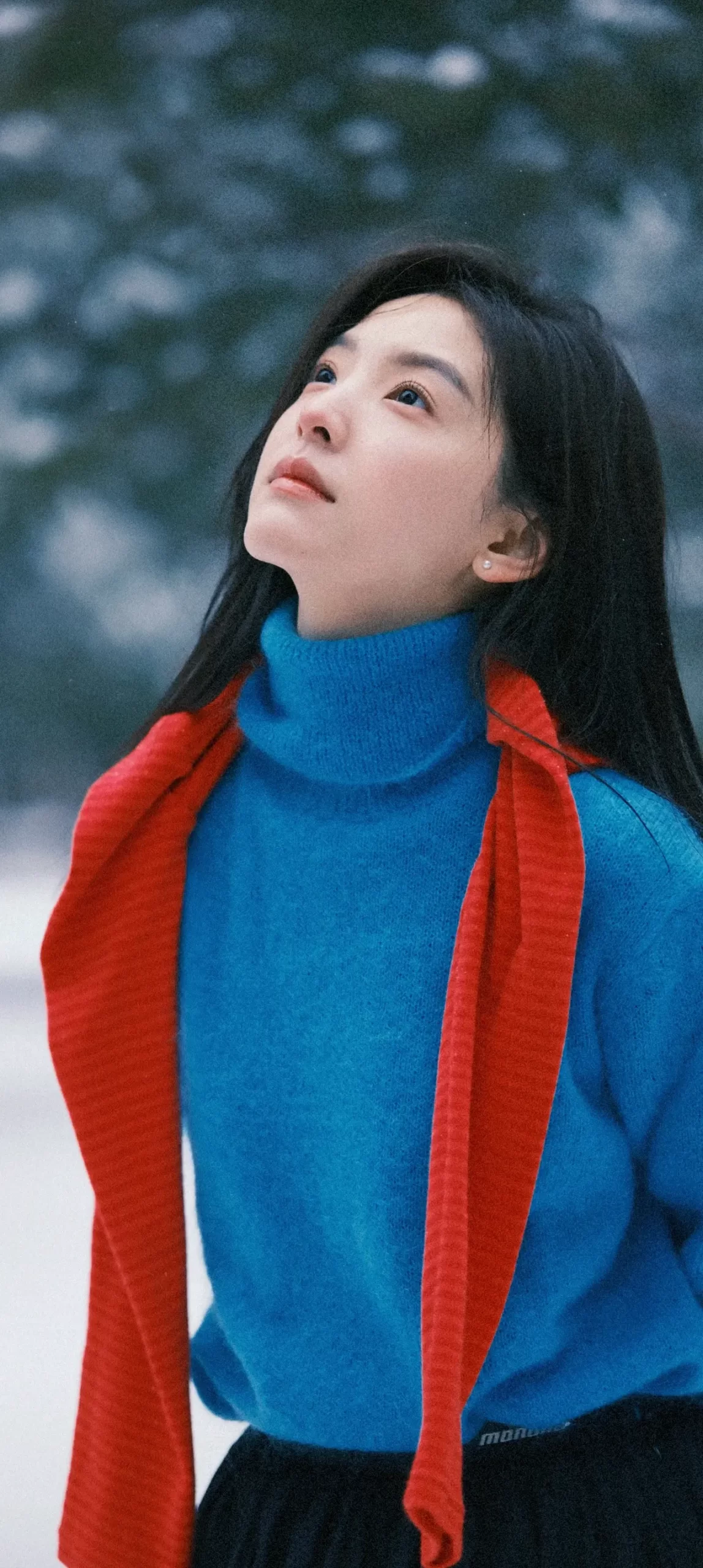 章若楠冬季氛围感写真壁纸插图4