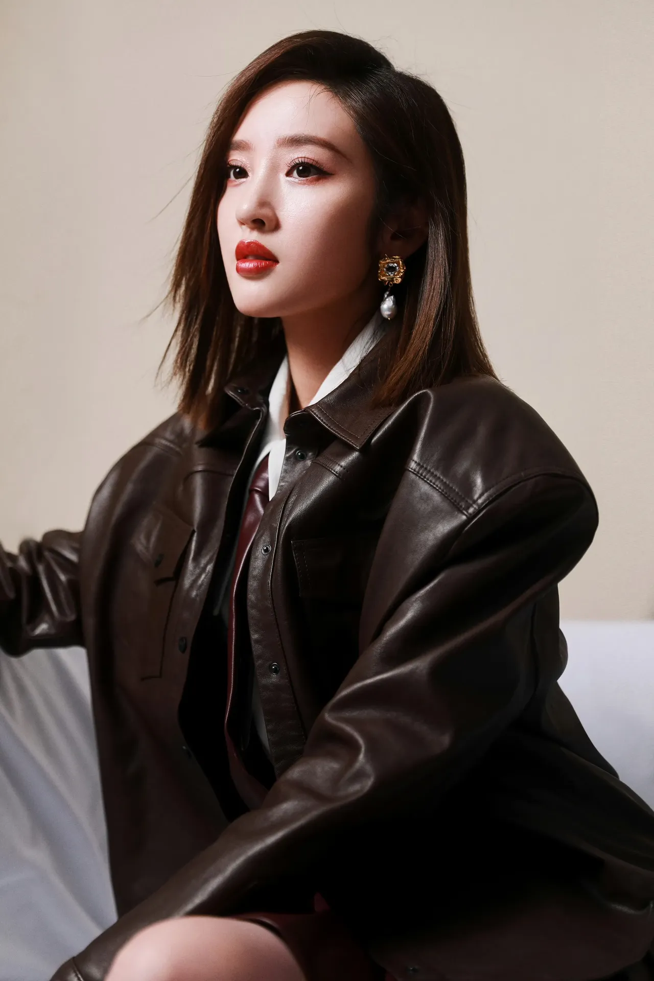 唐艺昕酷酷的写真壁纸插图1
