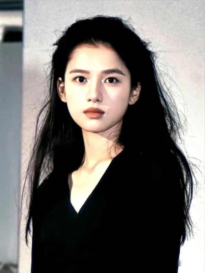 张婧仪写真壁纸插图1