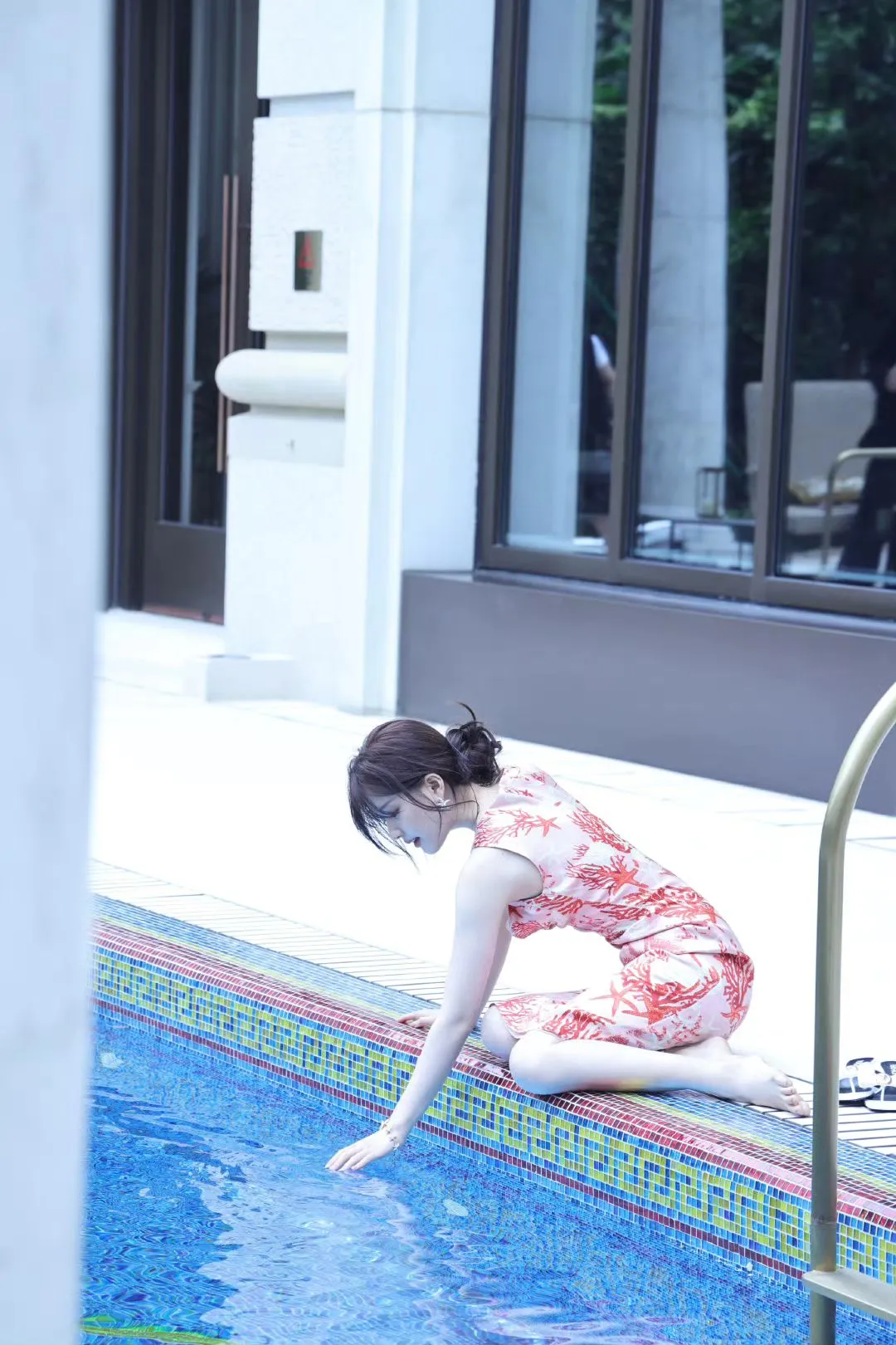 赵露思泳装写真插图1