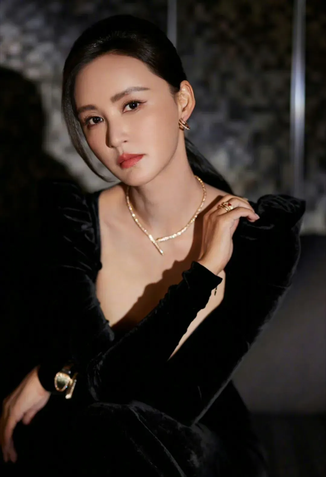 张歆艺丰满好身材写真插图1