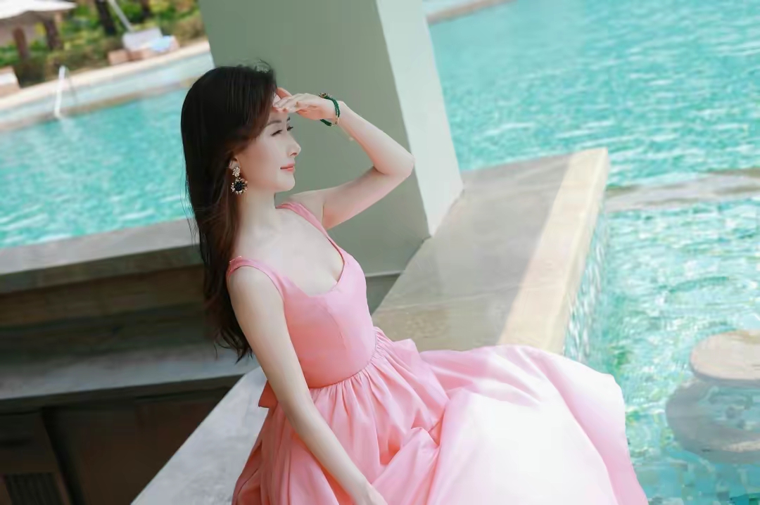 舒畅粉色连衣裙明媚写真插图14