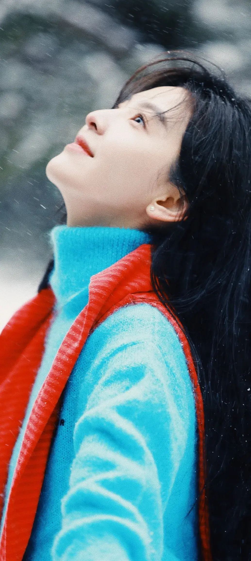 章若楠冬季氛围感写真壁纸插图8