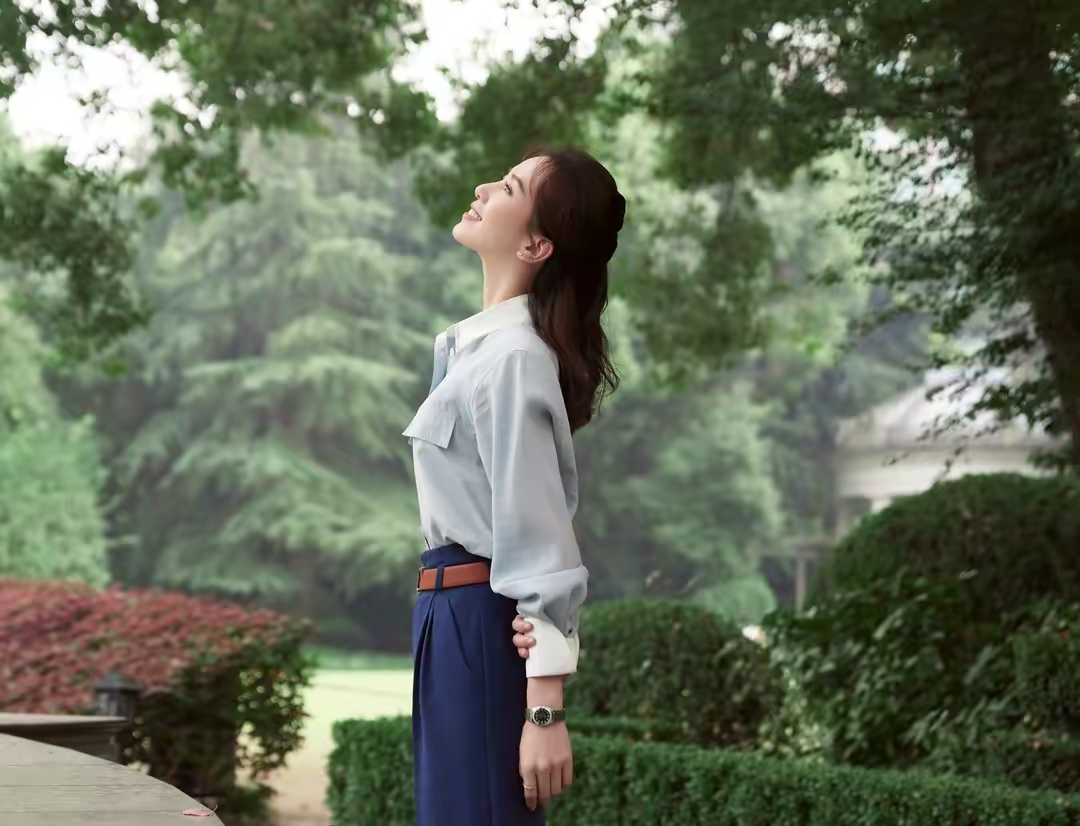 刘诗诗气质优雅写真插图10