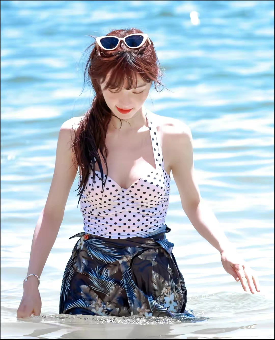 田曦薇海边美拍插图3