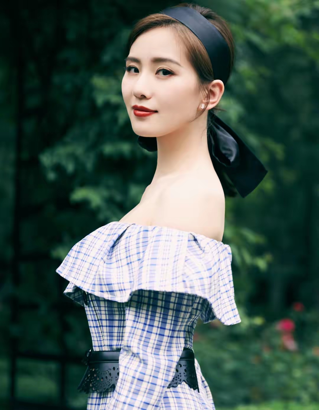 刘诗诗气质优雅写真插图3