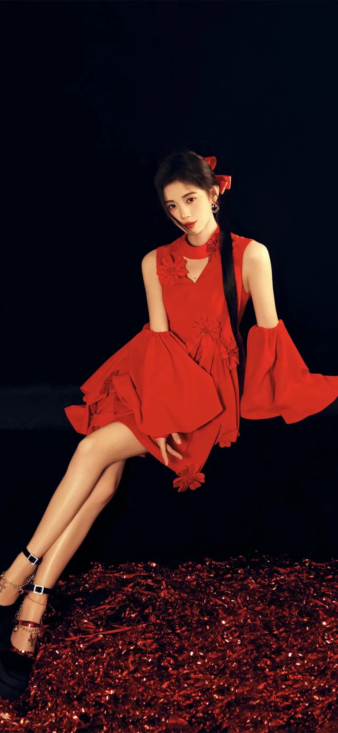 鞠婧祎红衣明艳写真壁纸插图5