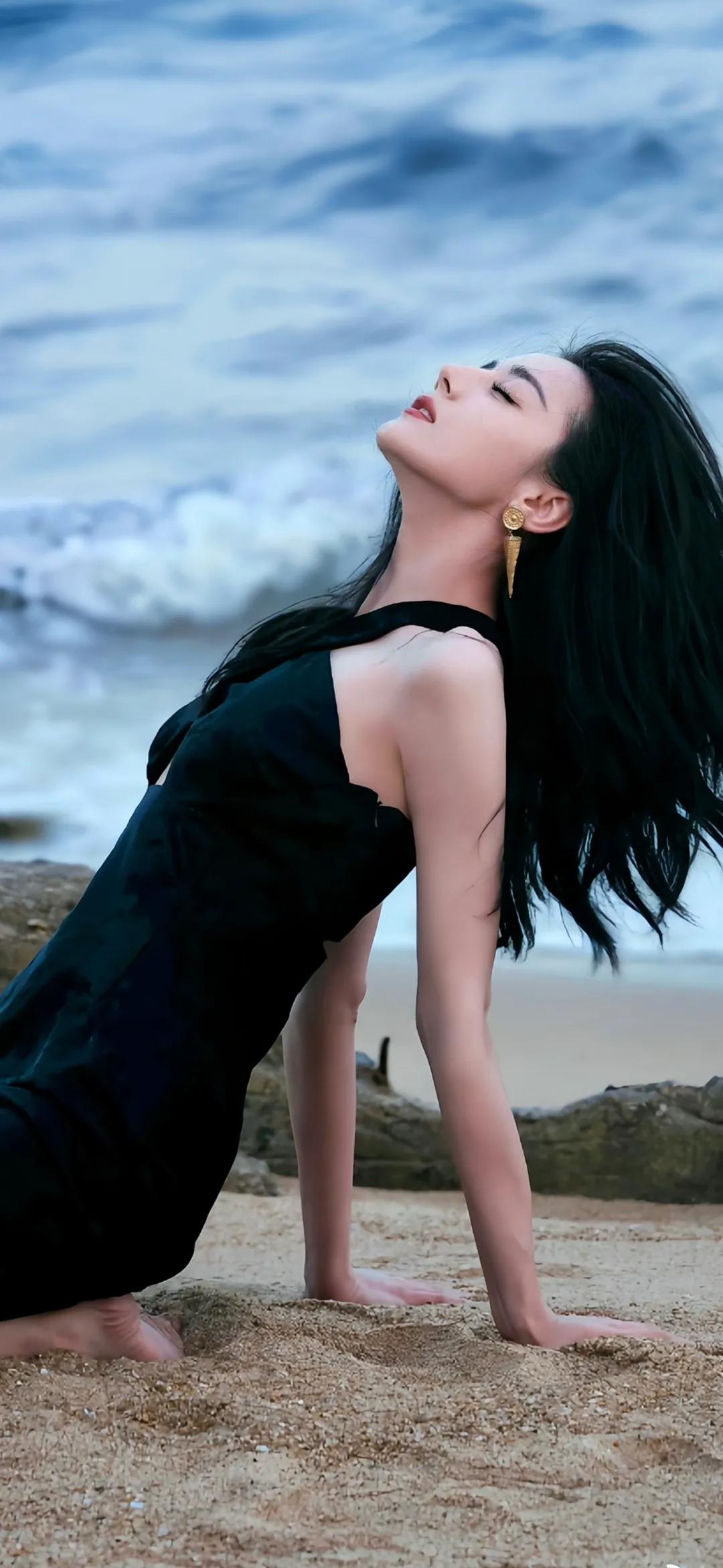 迪丽热巴性感泳装写真插图10