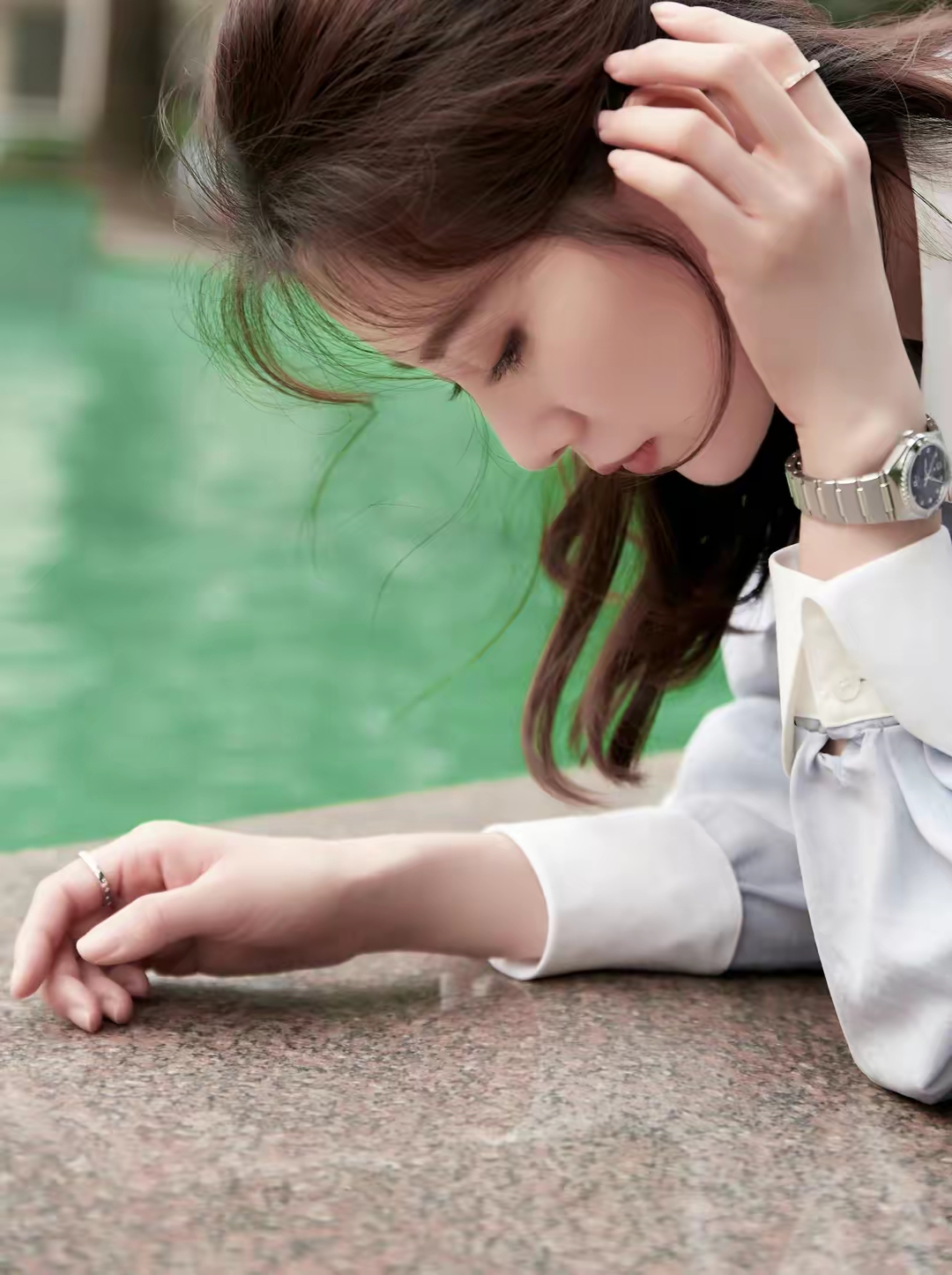 刘诗诗气质优雅写真插图19