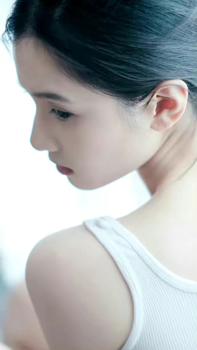 张婧仪写真壁纸插图7