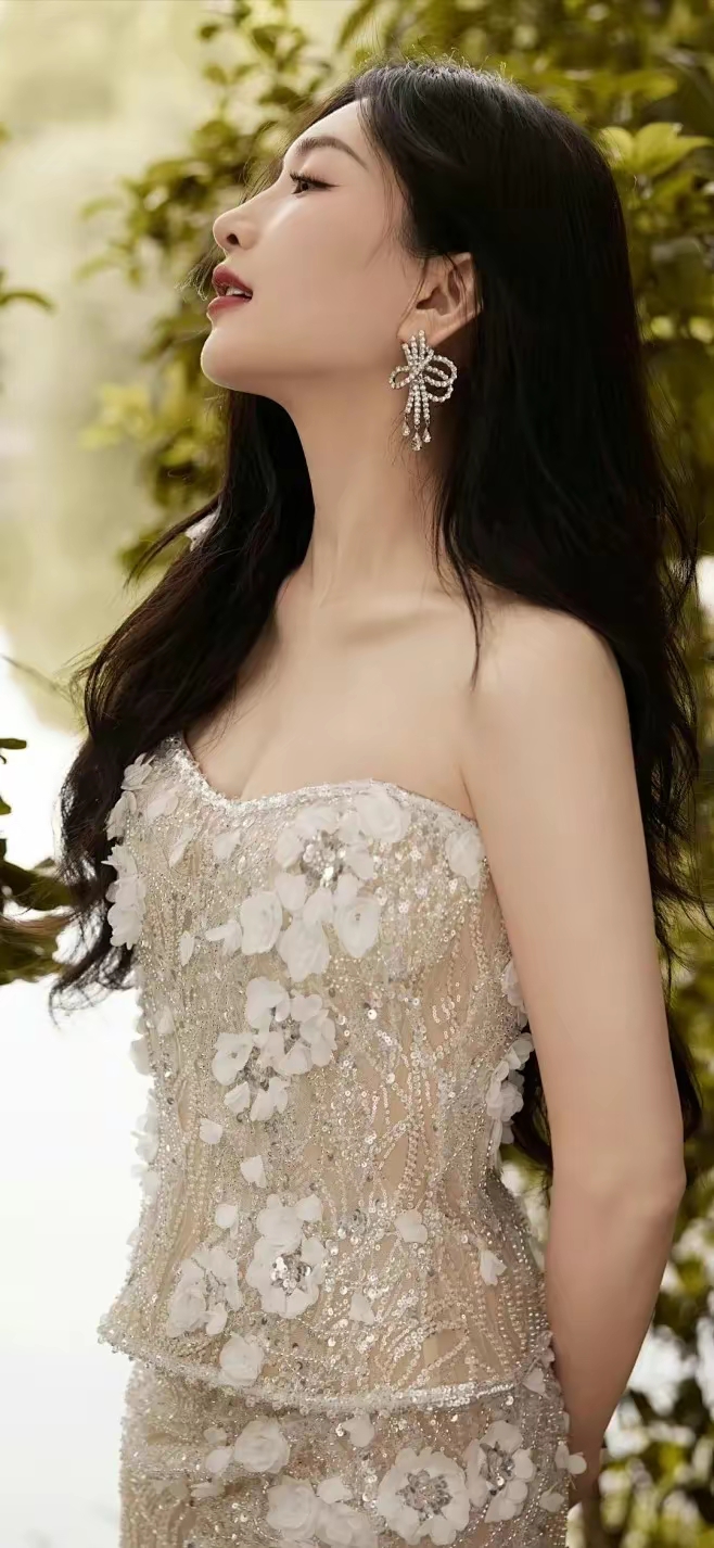 江疏影蕾丝裙写真壁纸插图10