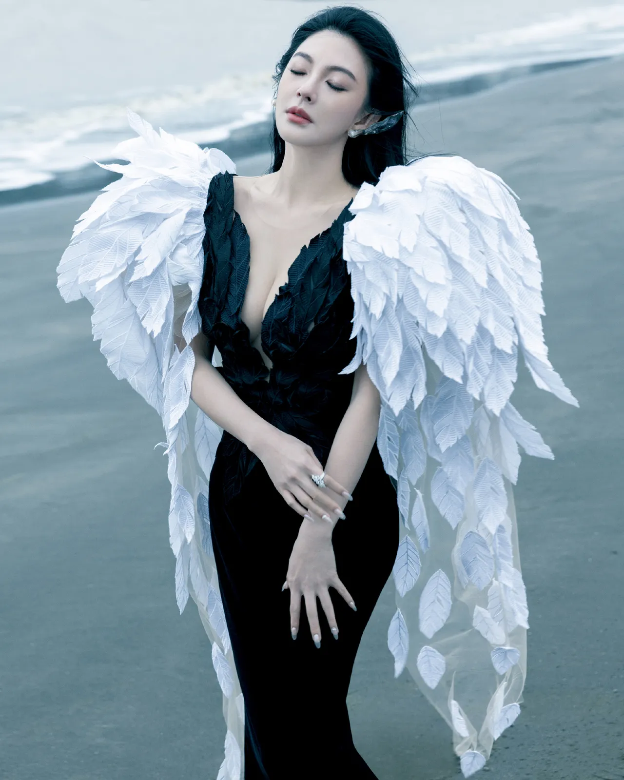 张雨绮写真，优雅神秘翩然人间插图6