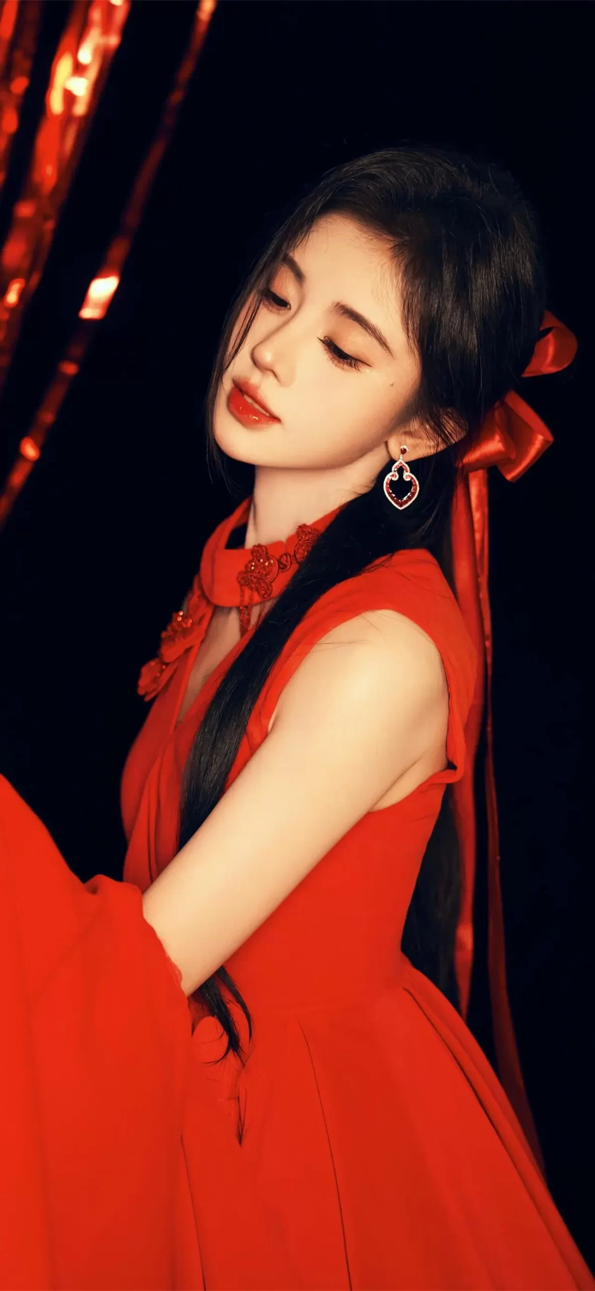 鞠婧祎红衣明艳写真壁纸插图8