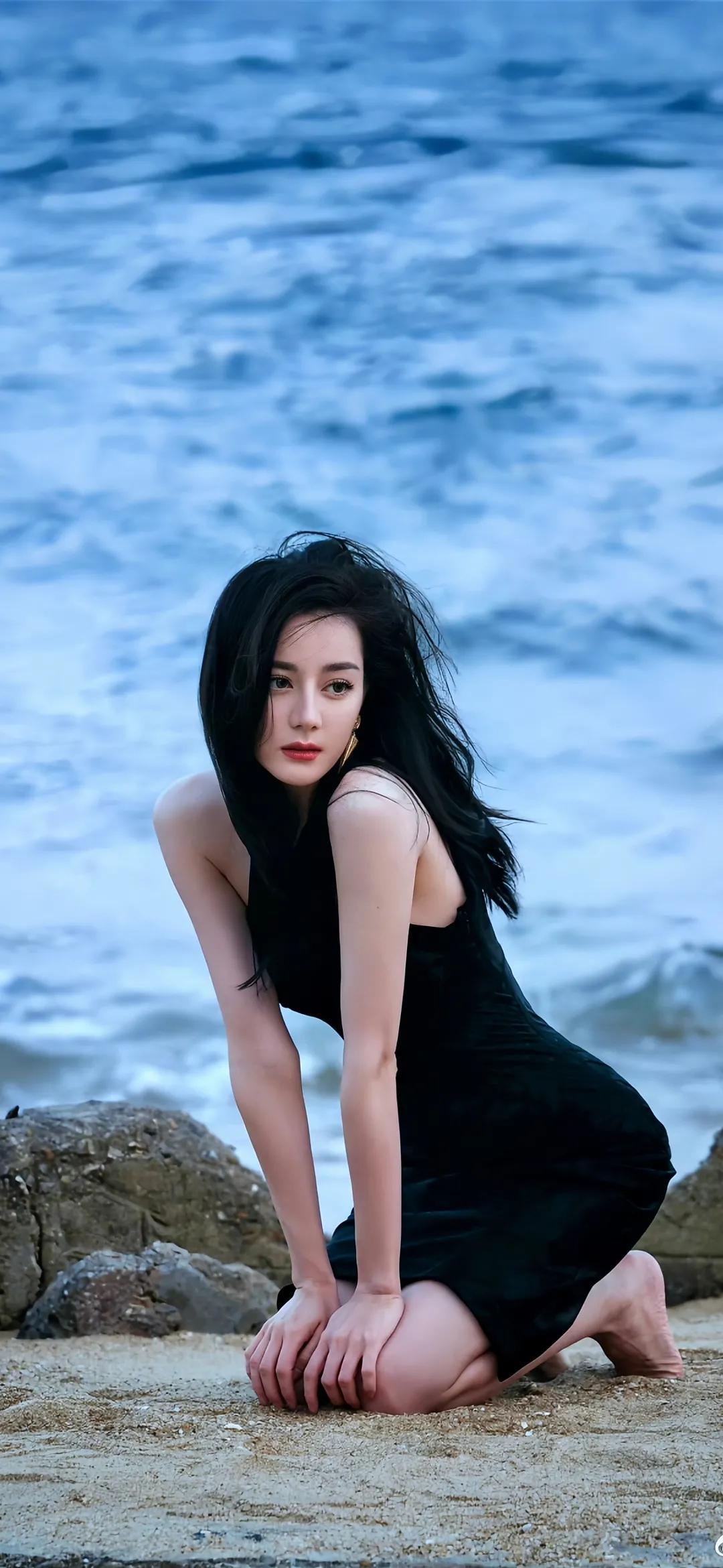 迪丽热巴性感泳装写真插图11