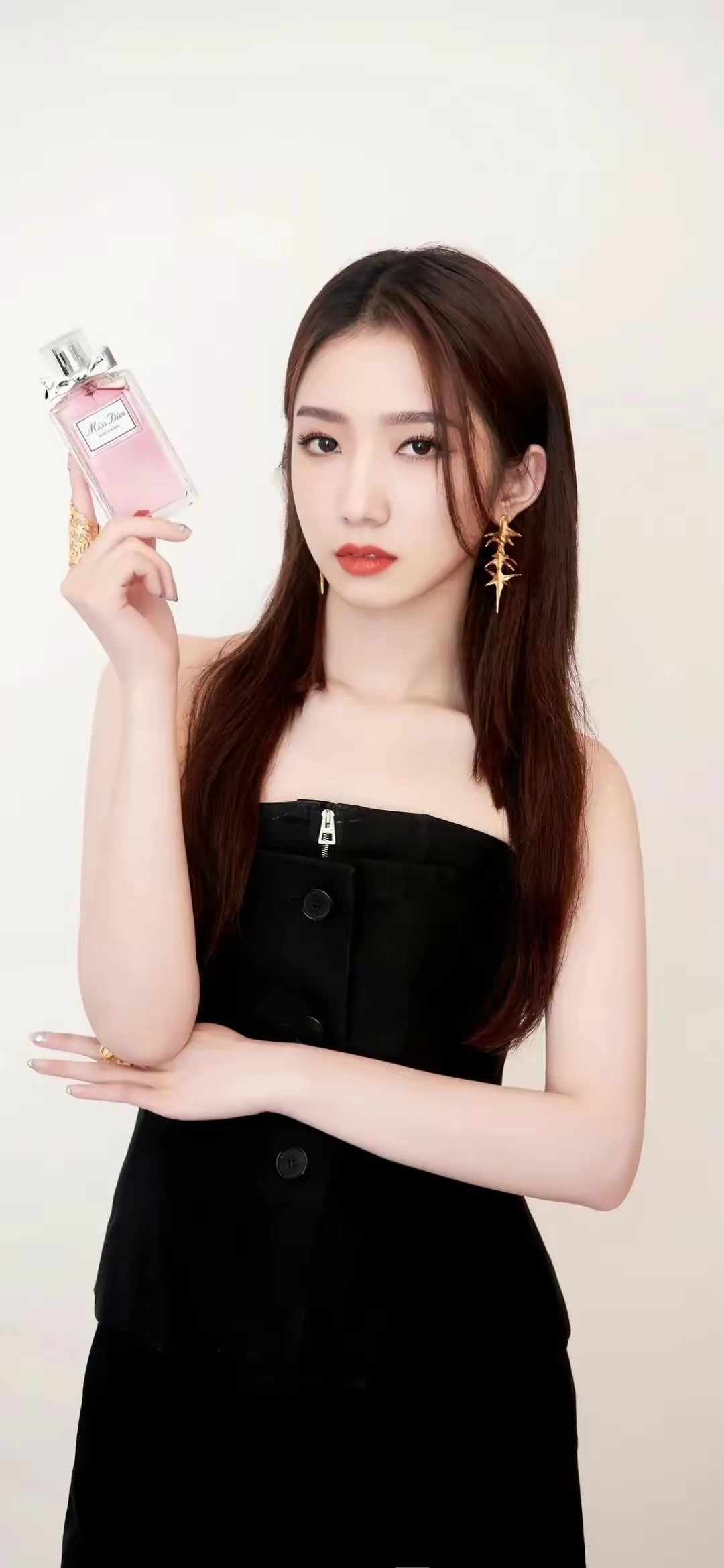 孟美岐写真壁纸插图10