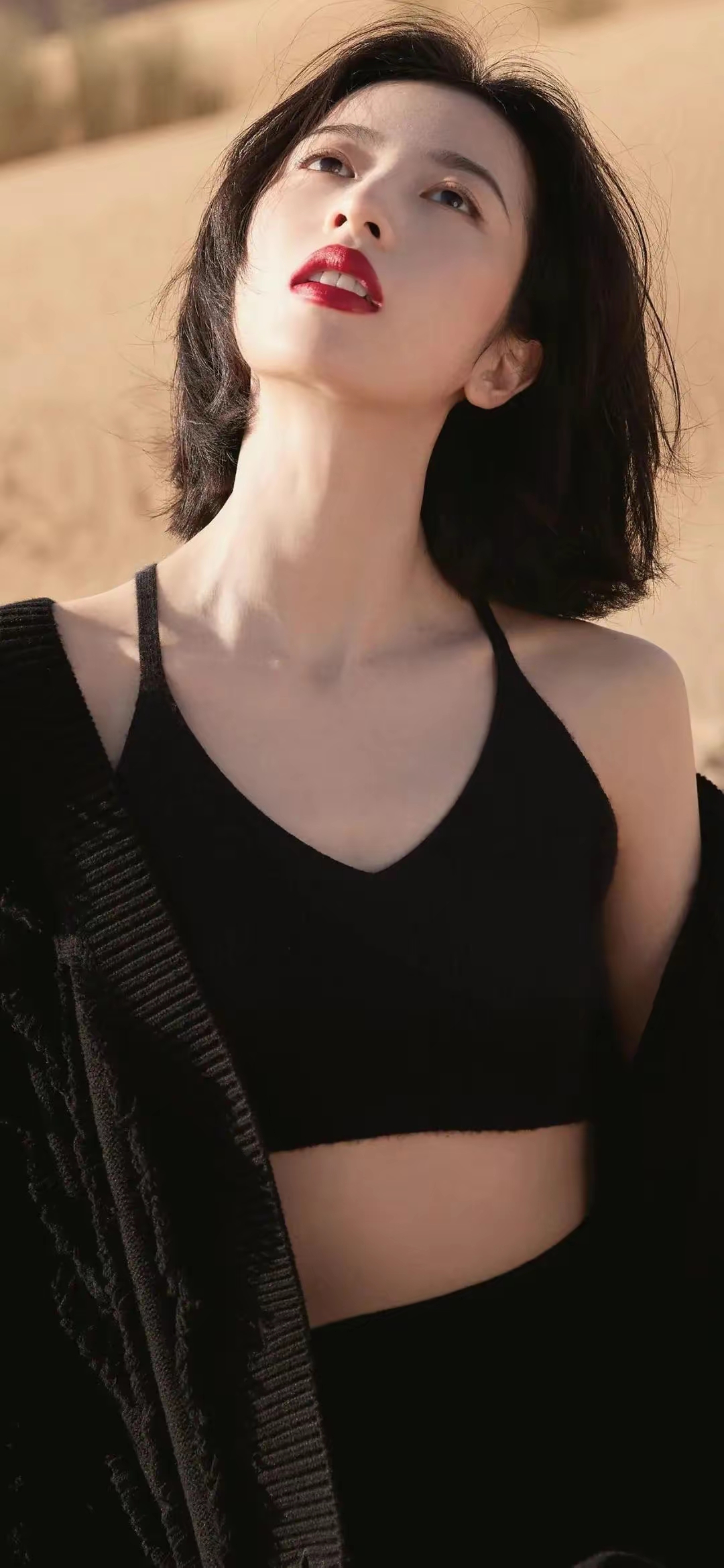 周雨彤沙漠写真壁纸插图6