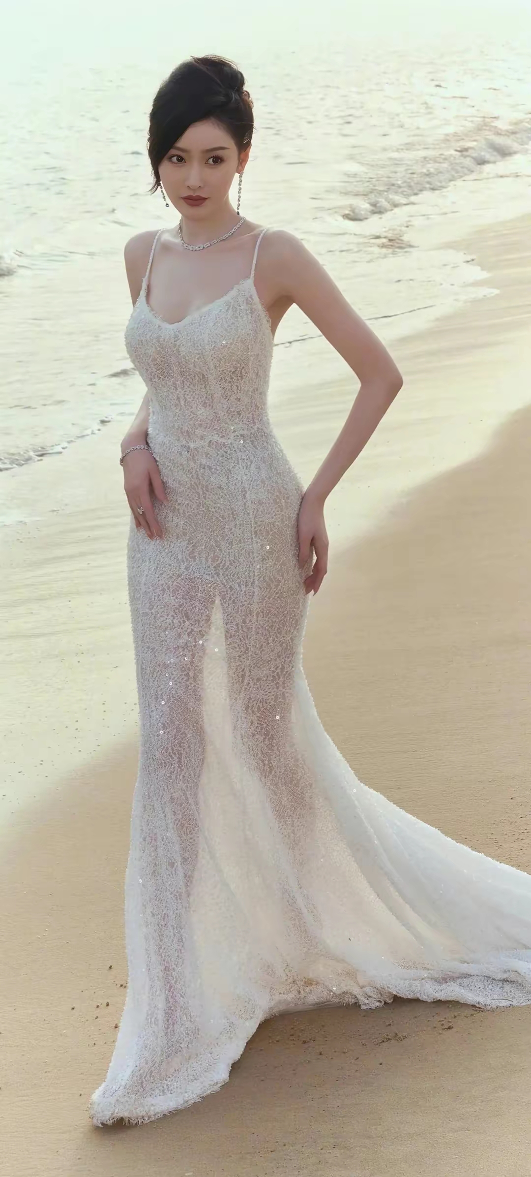 张天爱海滩白裙高清写真壁纸插图1