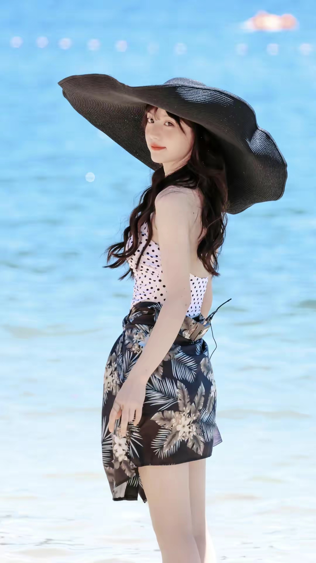 田曦薇海边写真插图8