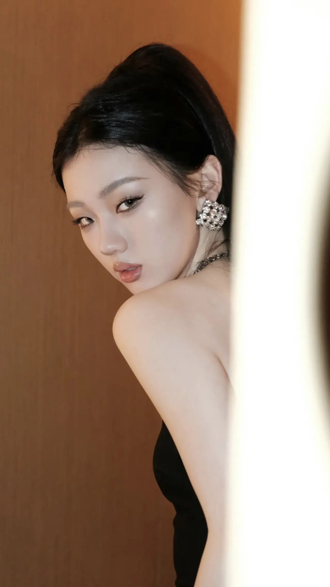 单依纯黑色抹胸裙写真插图6