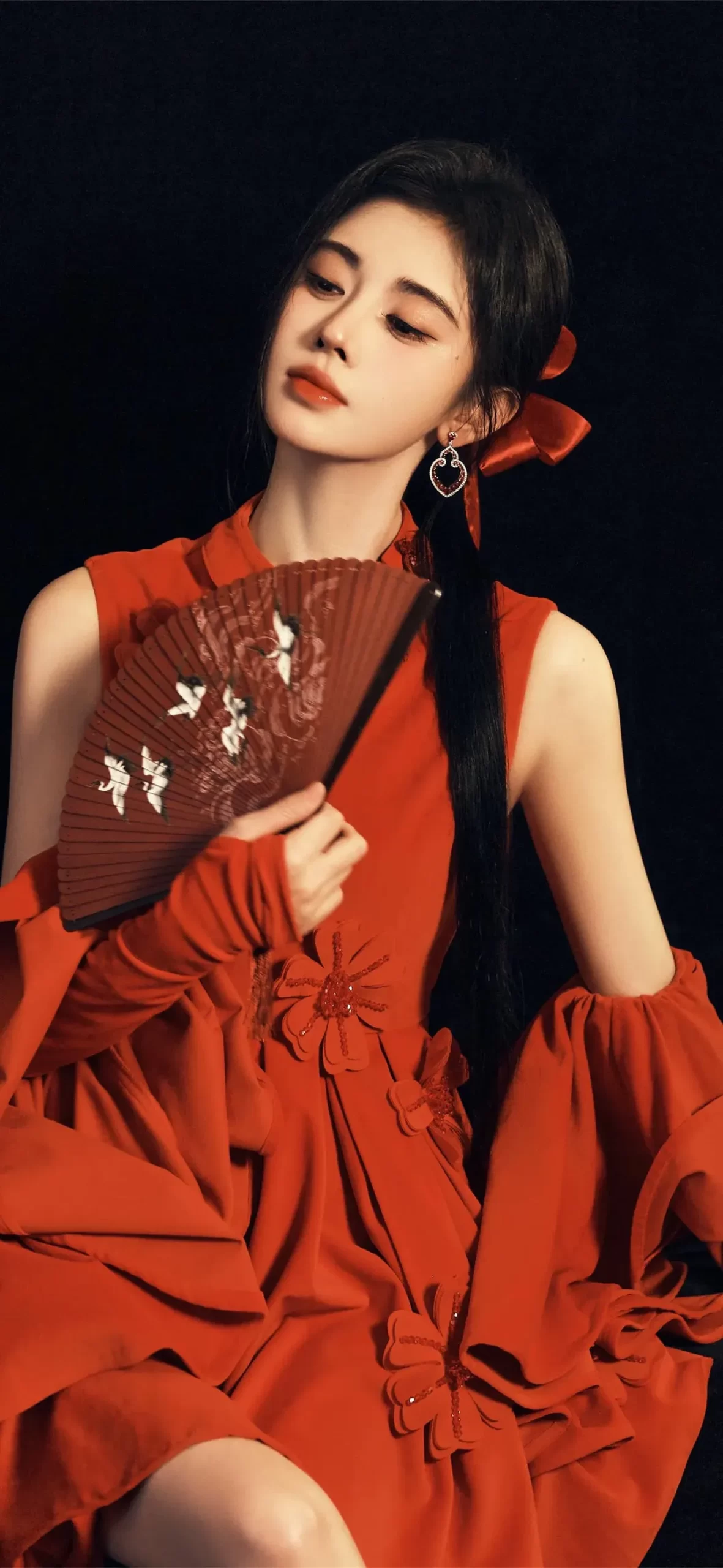 鞠婧祎红衣明艳写真壁纸插图10