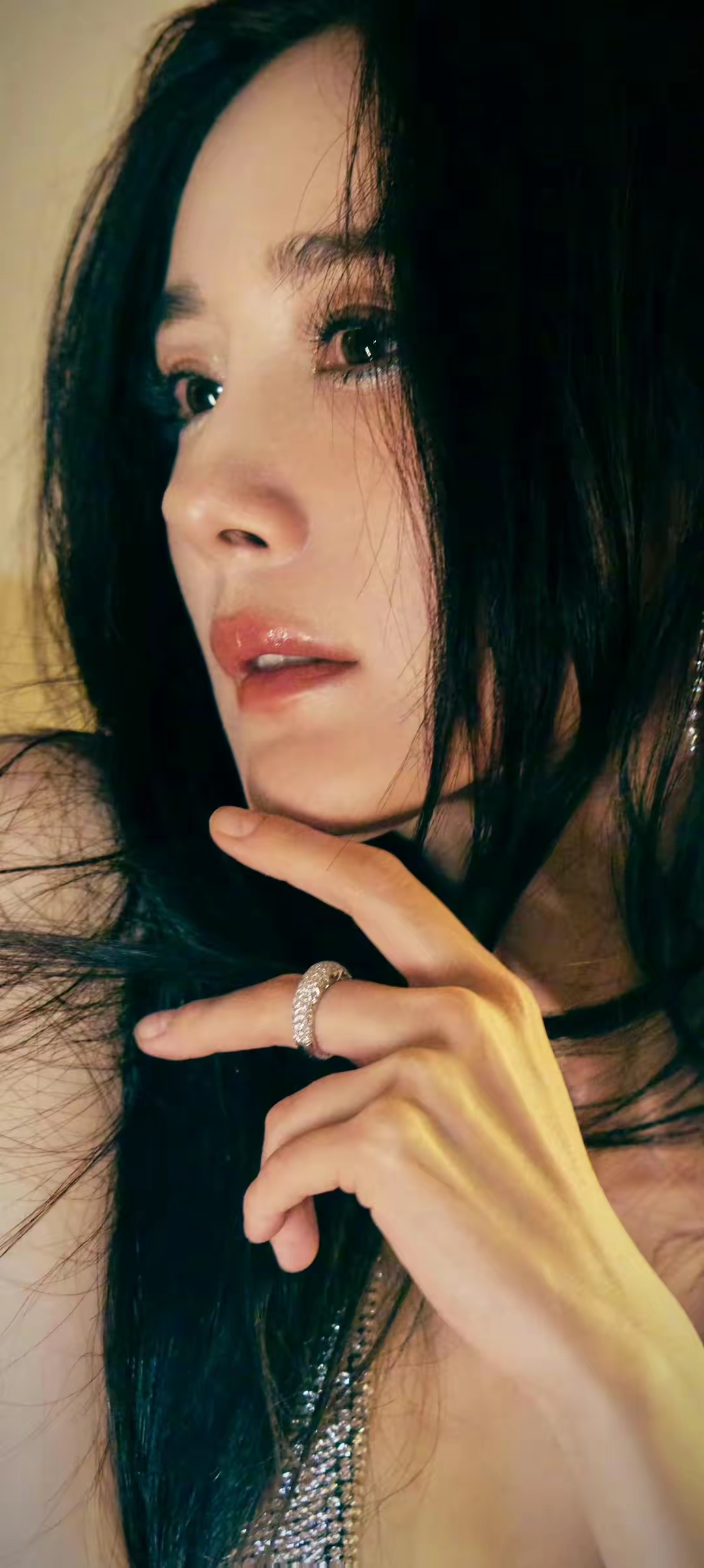 杨幂露背装长腿女神写真插图5