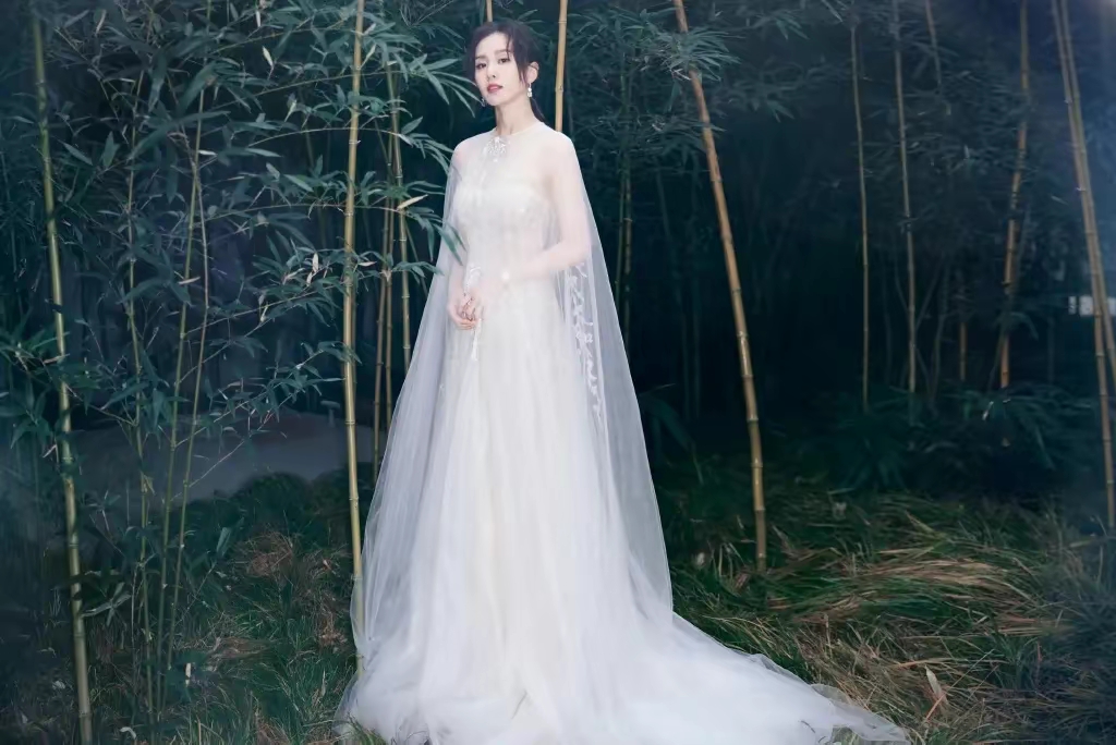 刘诗诗人妻韵味十足写真插图6