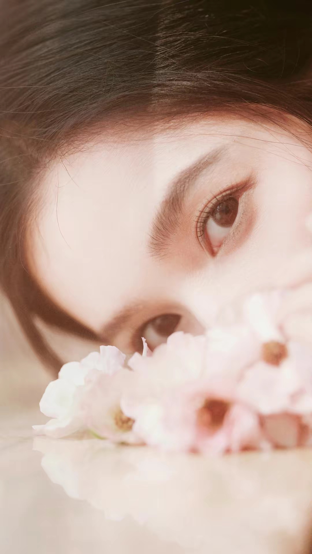 张婧仪春日写真全屏壁纸插图1