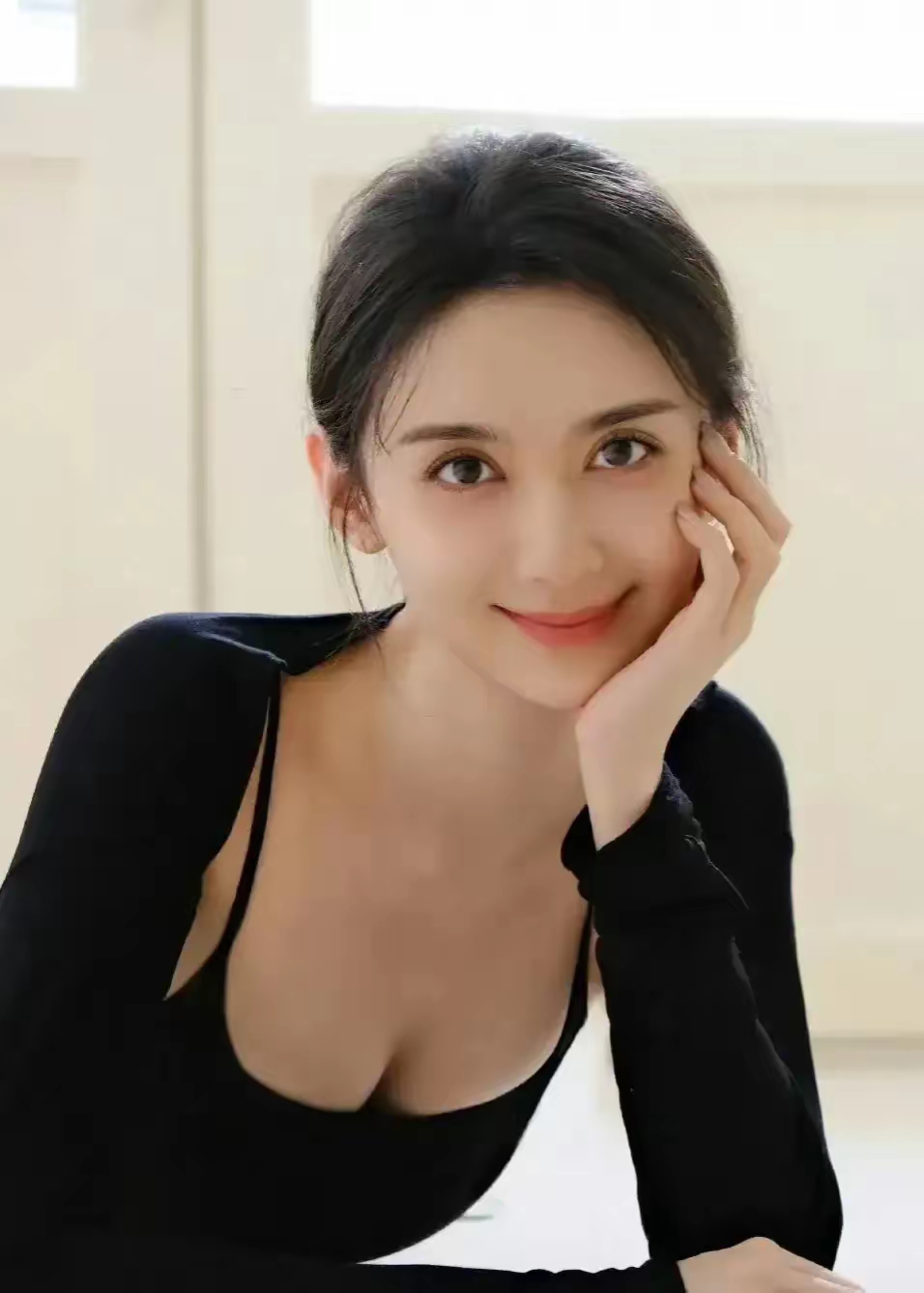 徐梓钧肤白貌美写真插图4
