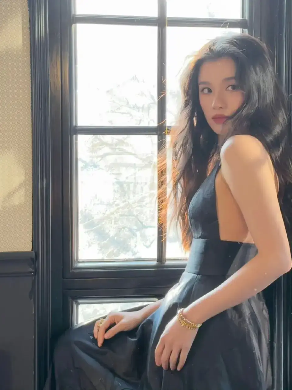 张婧仪性感写真插图3