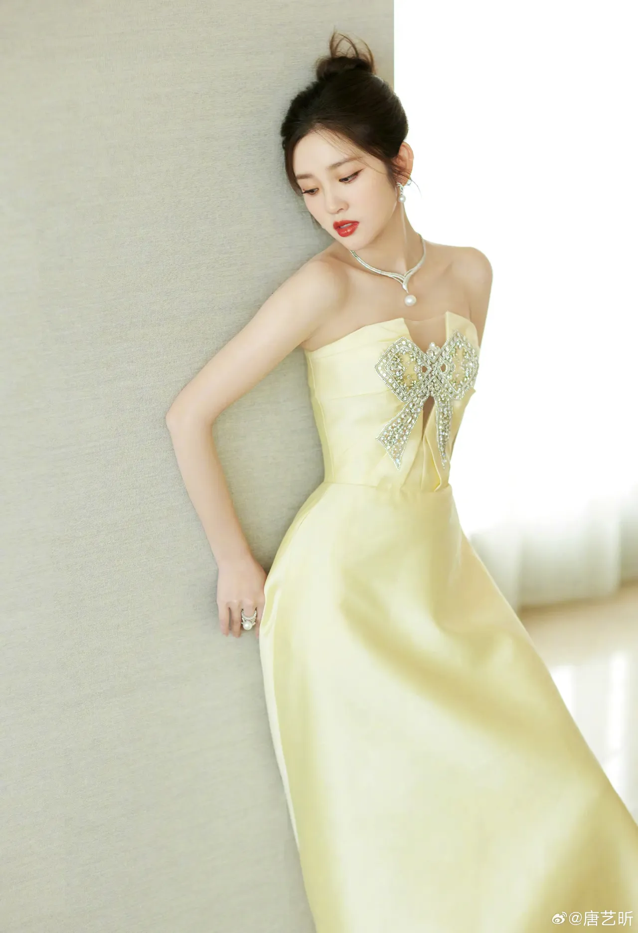 唐艺昕写真插图5
