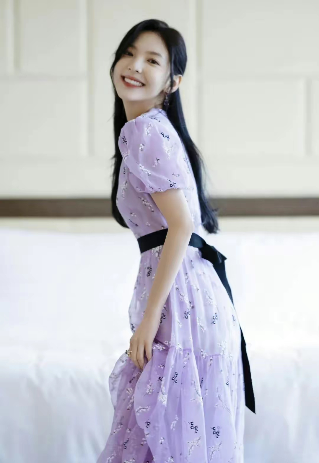 章若楠紫色长裙写真插图2