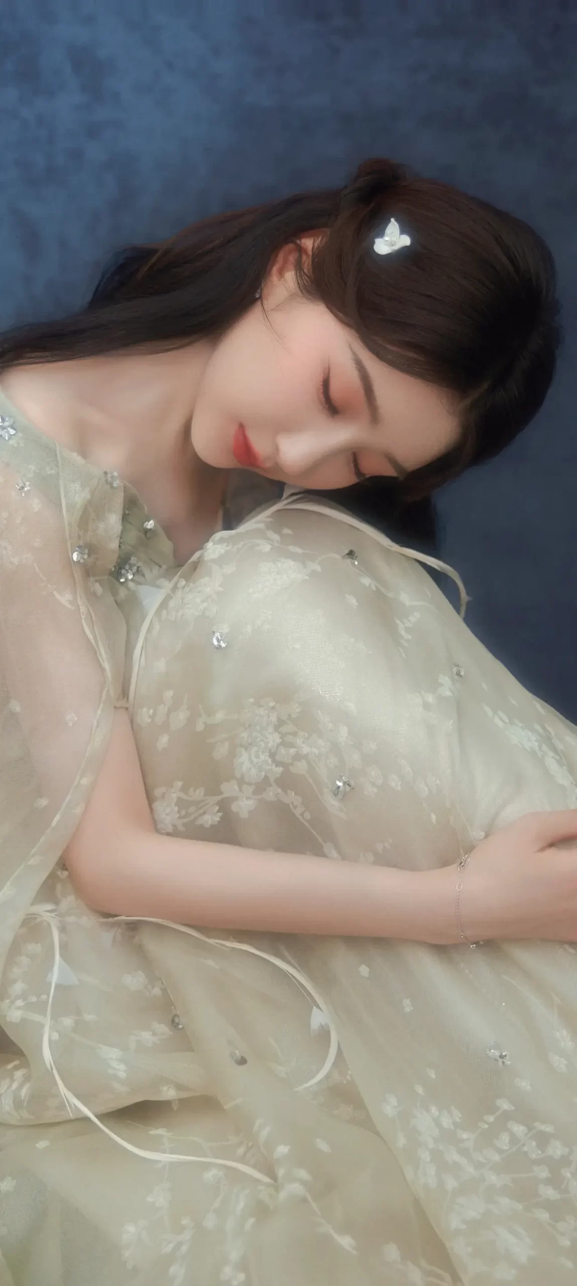 毛晓彤抹胸裙写真壁纸插图6