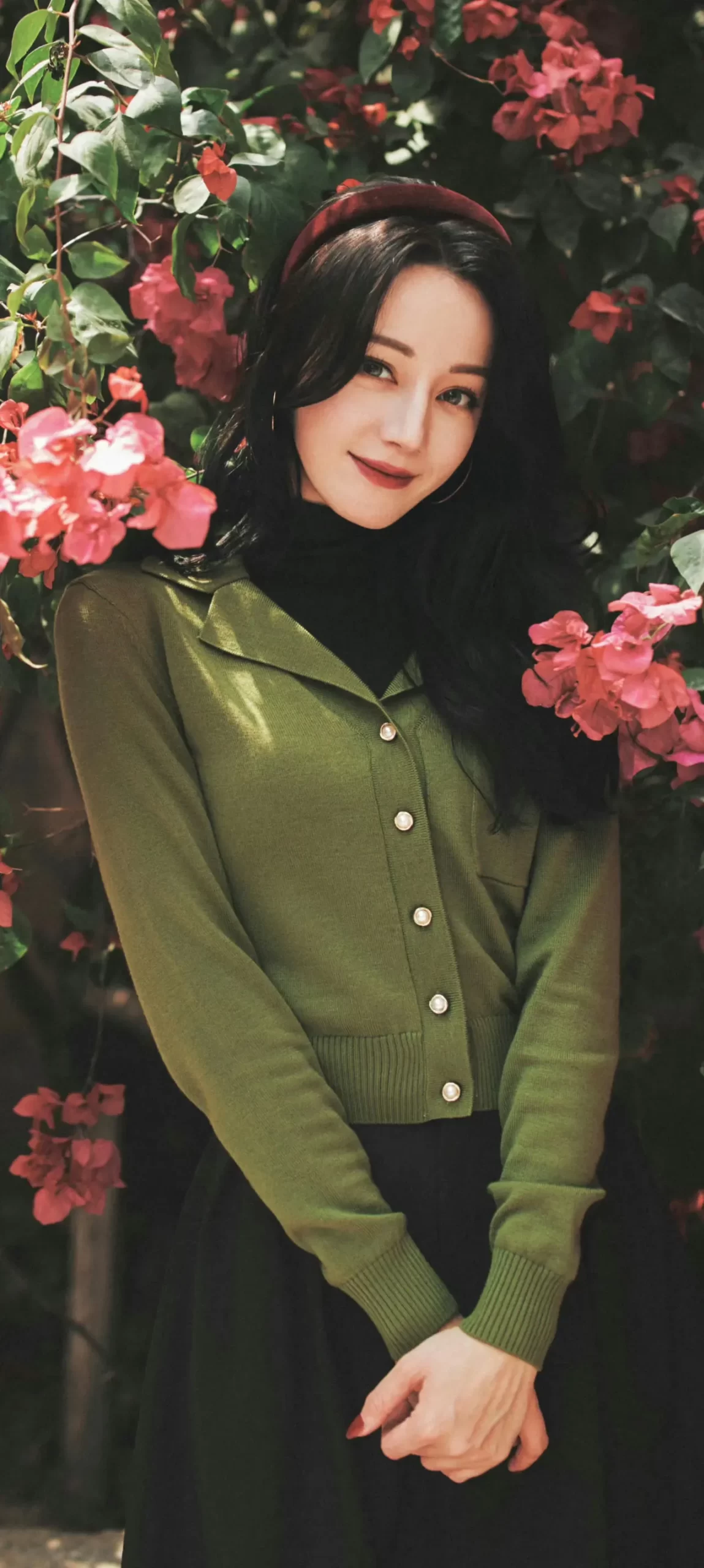 迪丽热巴复古优雅写真壁纸插图1