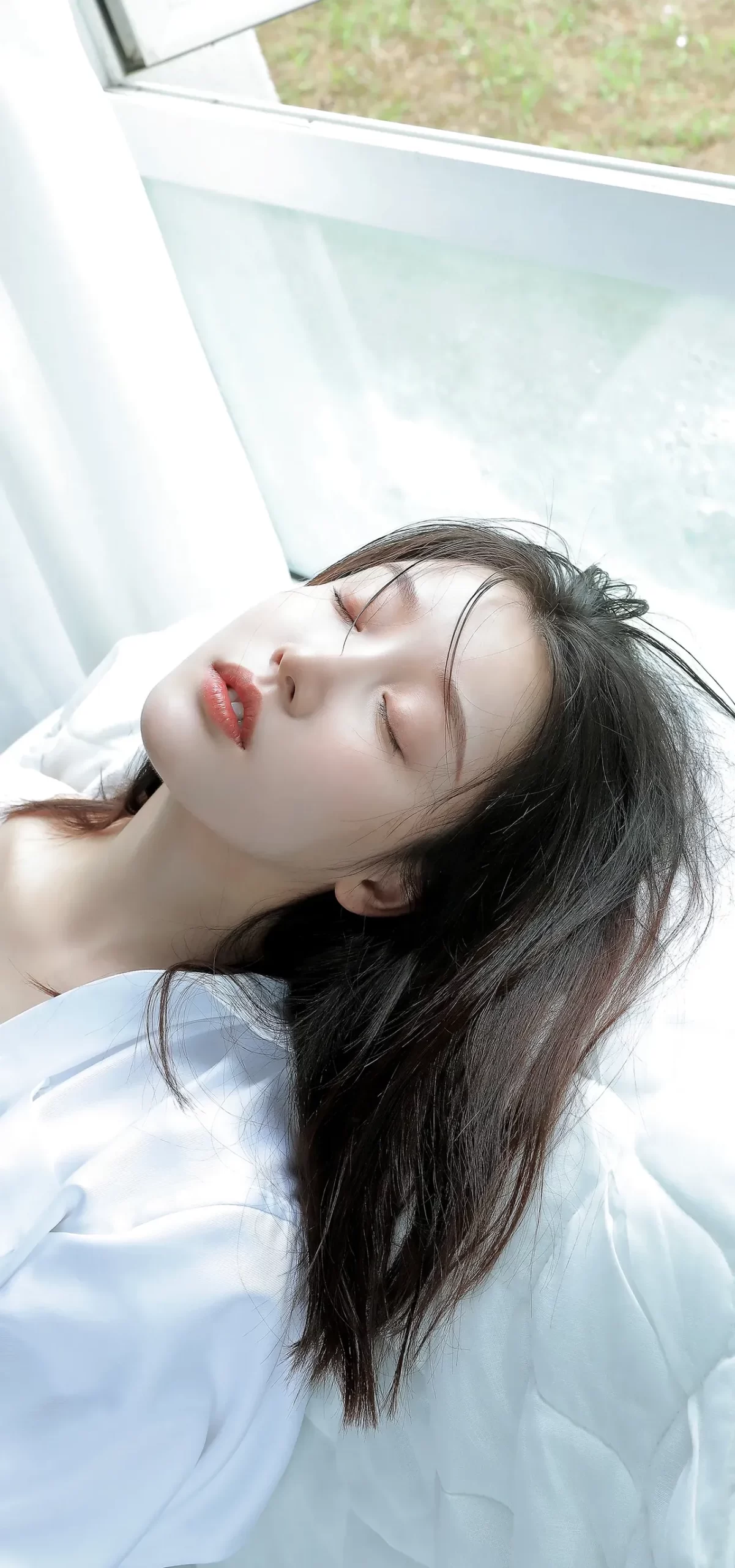 姜贞羽纯白写真壁纸插图2