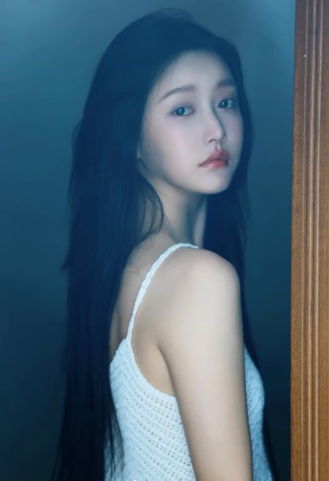 姜贞羽背心写真插图
