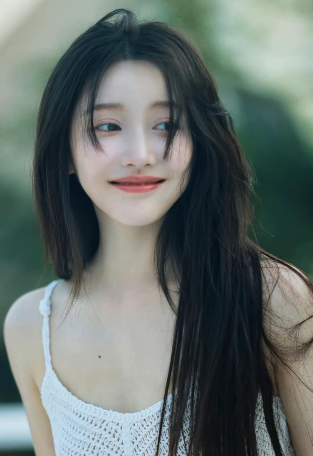 姜贞羽背心写真插图3