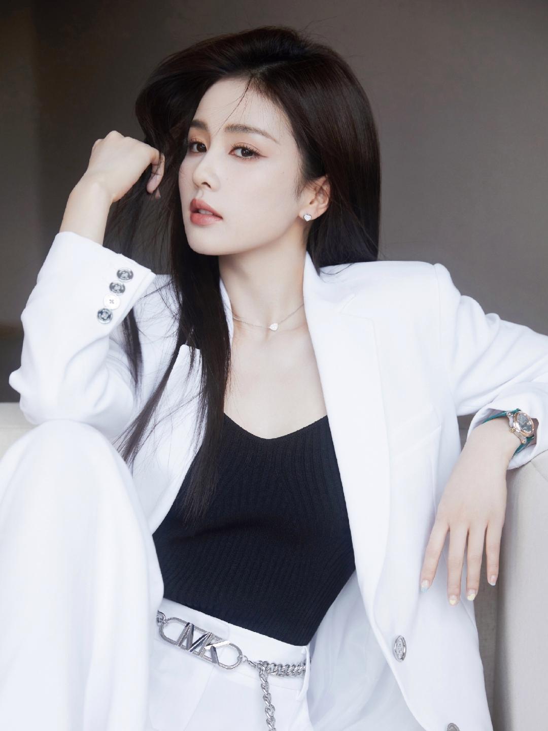 白鹿西装造型写真插图4