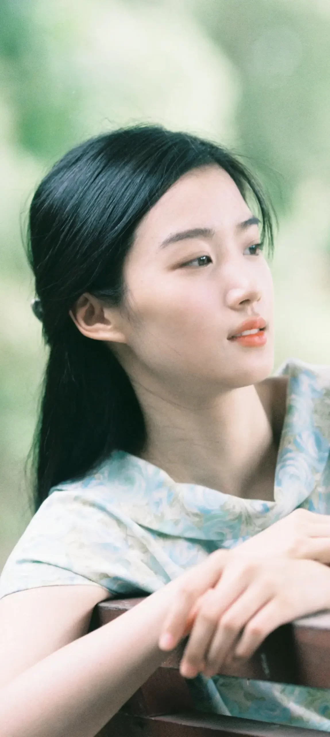 卢昱晓小清新甜美写真壁纸插图3