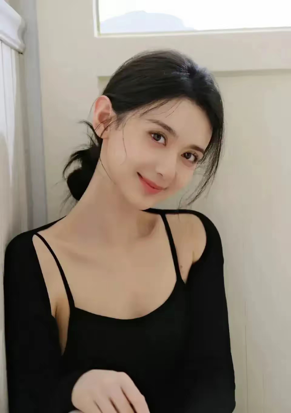 徐梓钧肤白貌美写真插图5