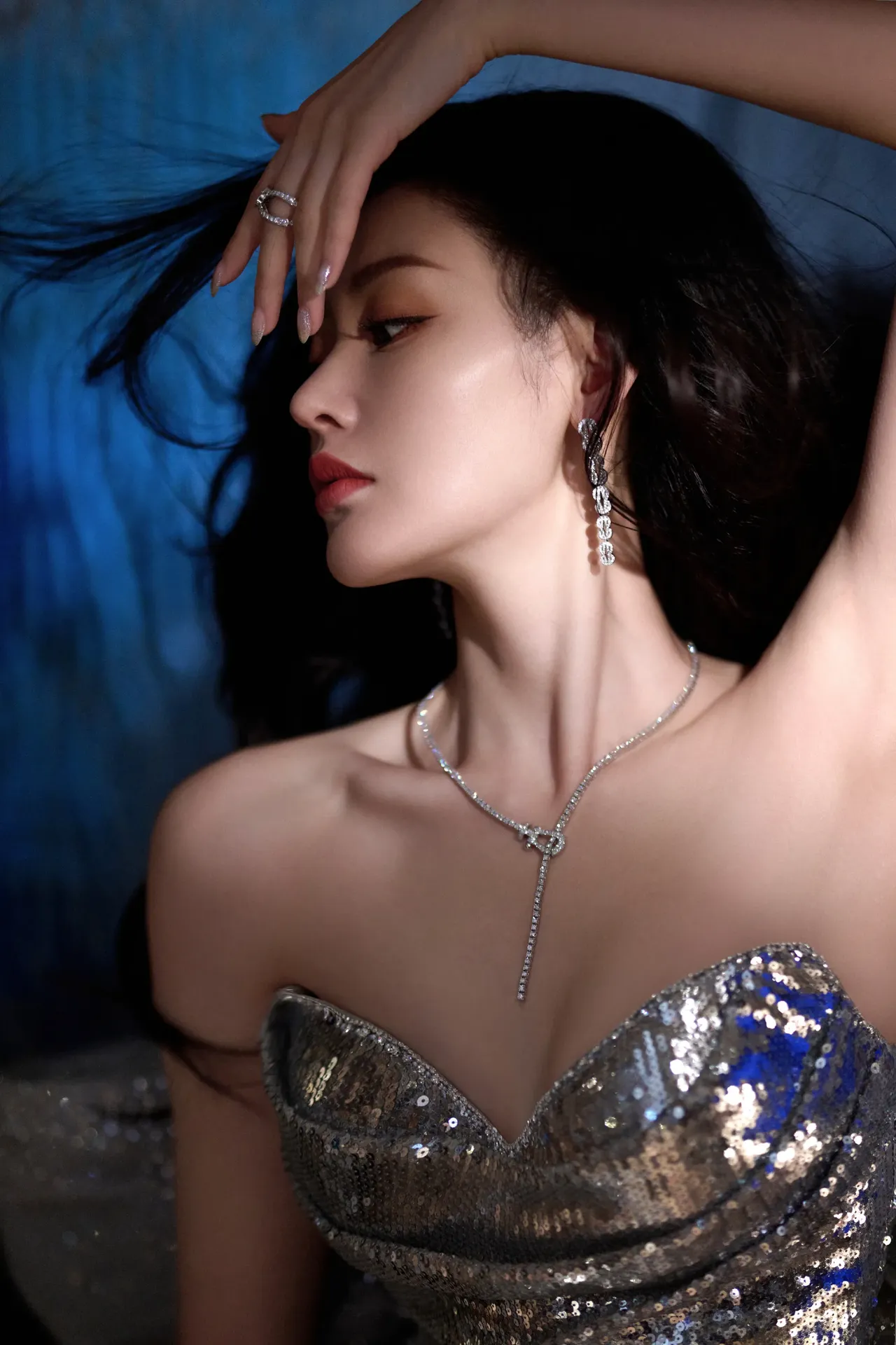 张天爱抹胸裙写真壁纸插图12