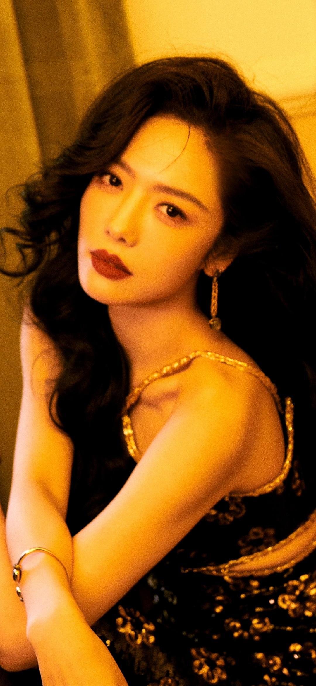 蔡文静的卷发美人壁纸插图1