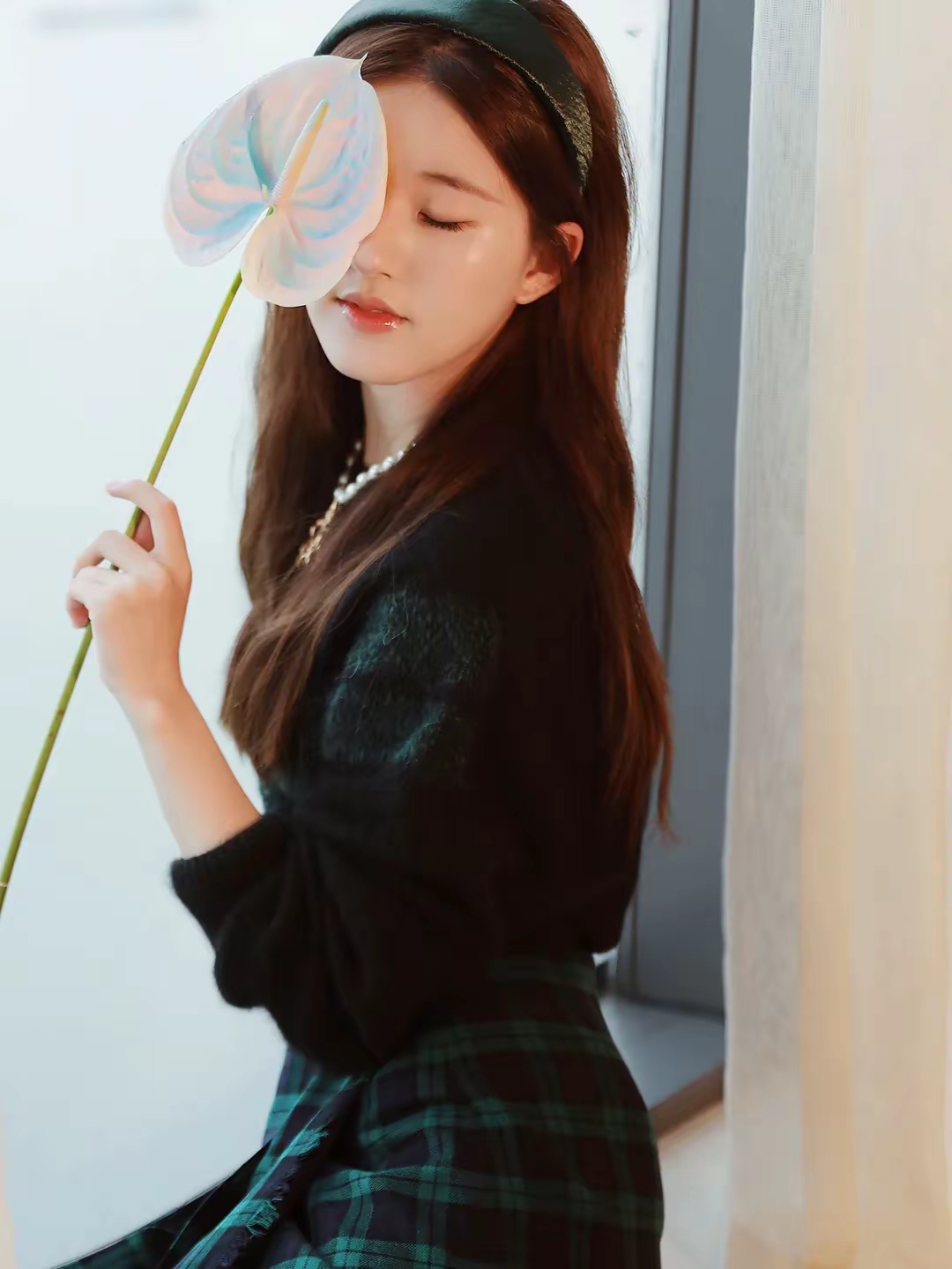 赵露思格子短裙写真插图6