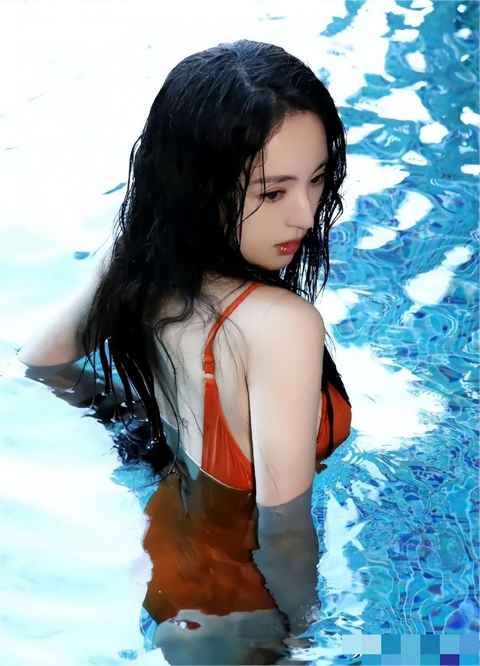 董璇泳池写真插图1