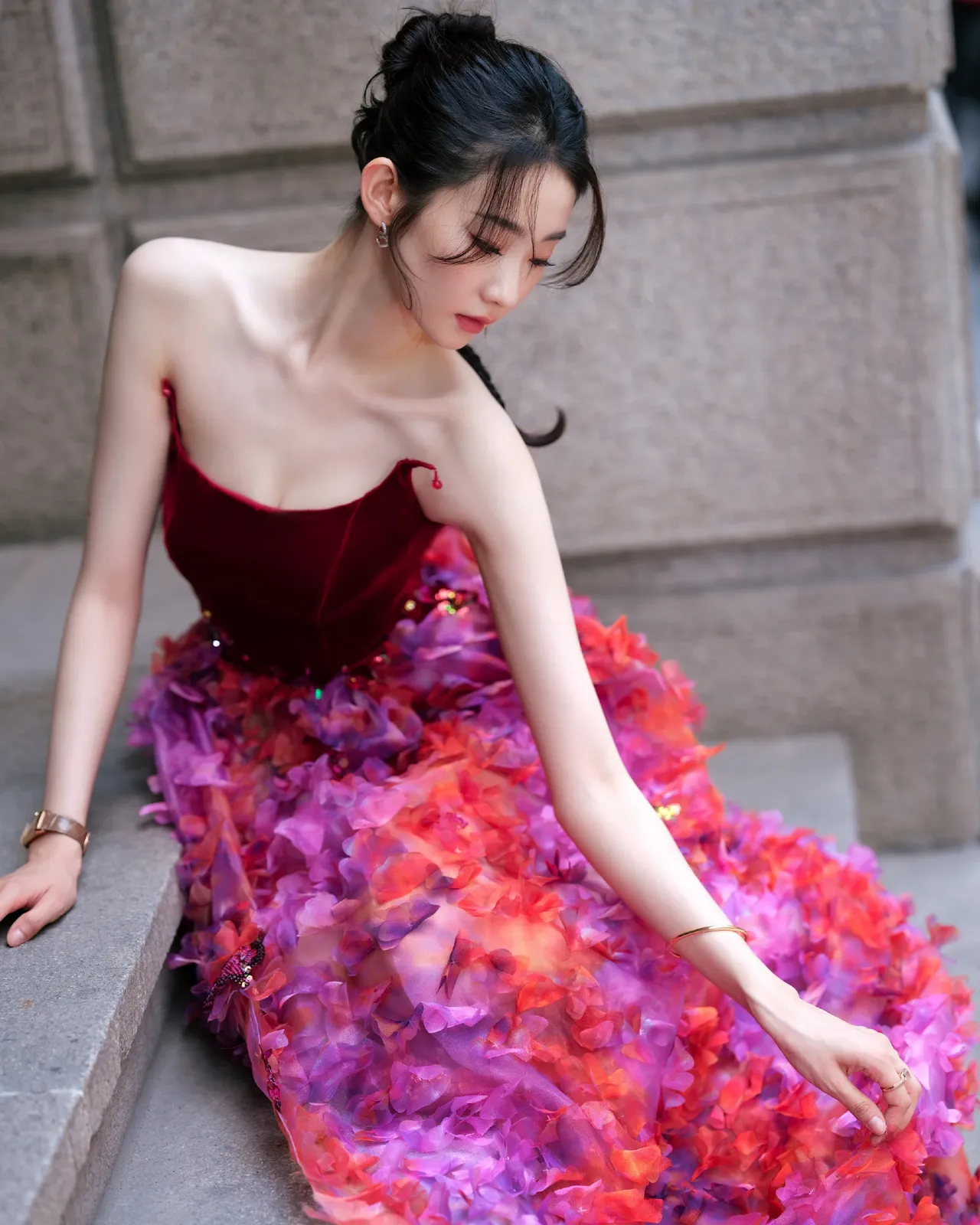 张艺凡性感写真插图1