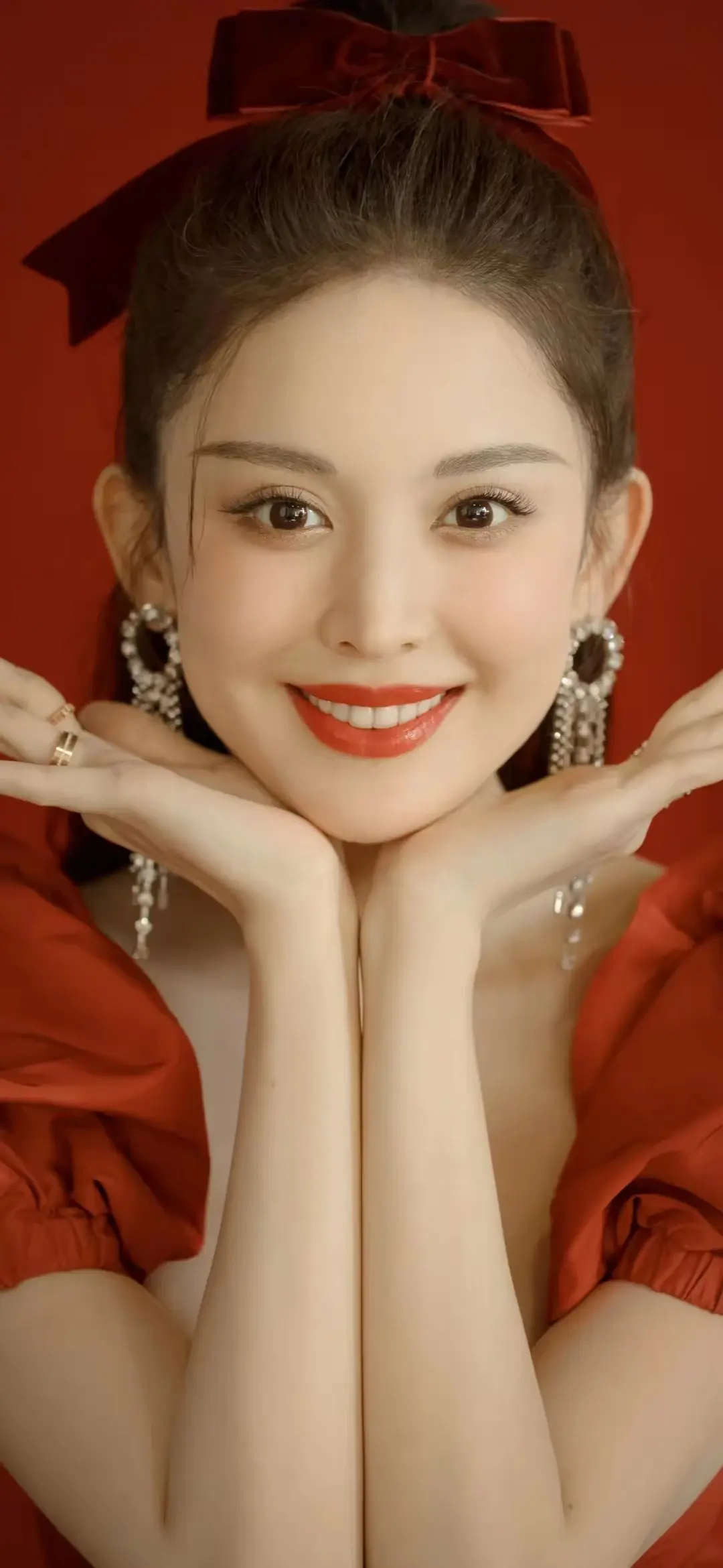 古力娜扎红裙写真壁纸插图4