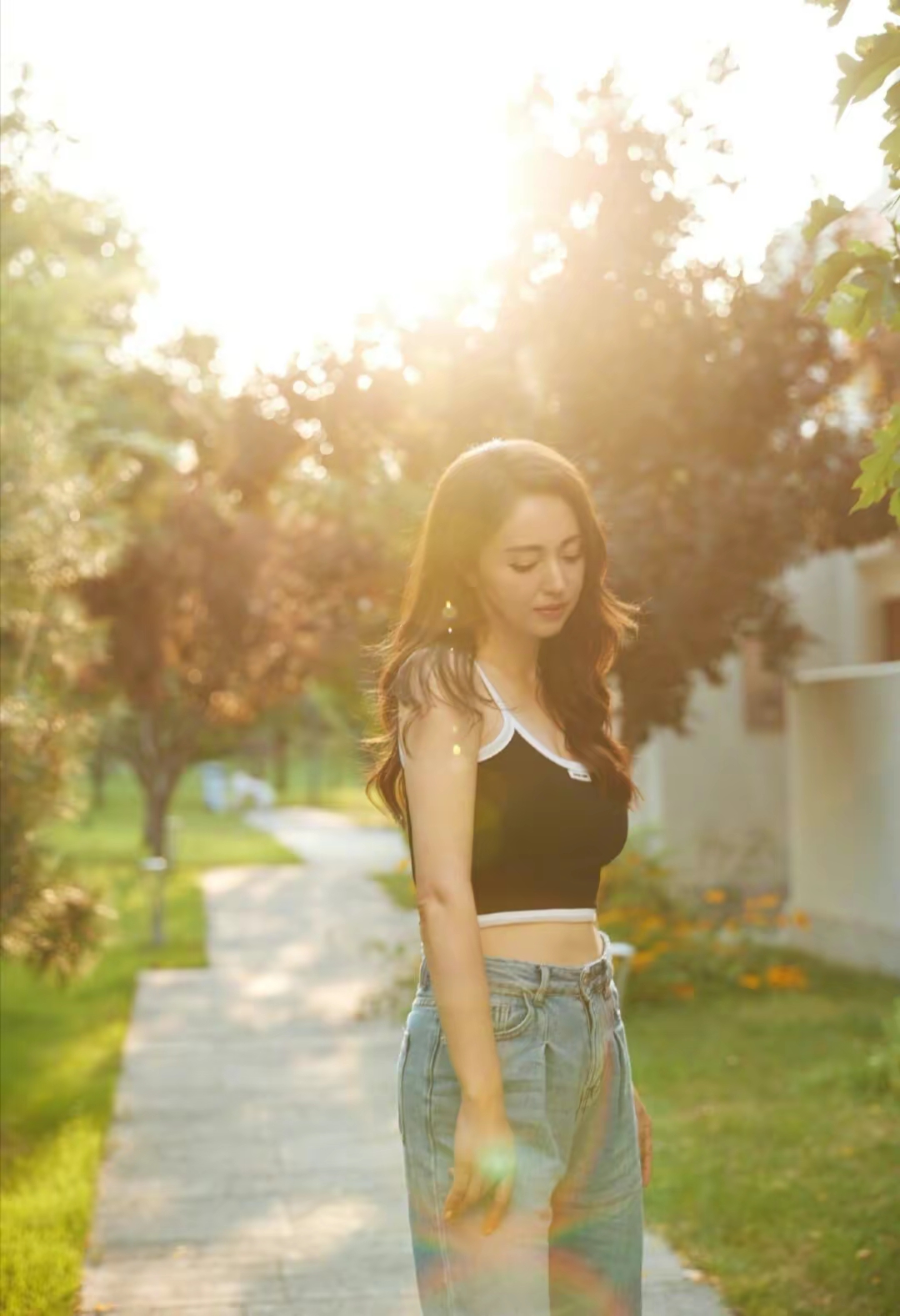 笑得很甜的董璇写真插图2