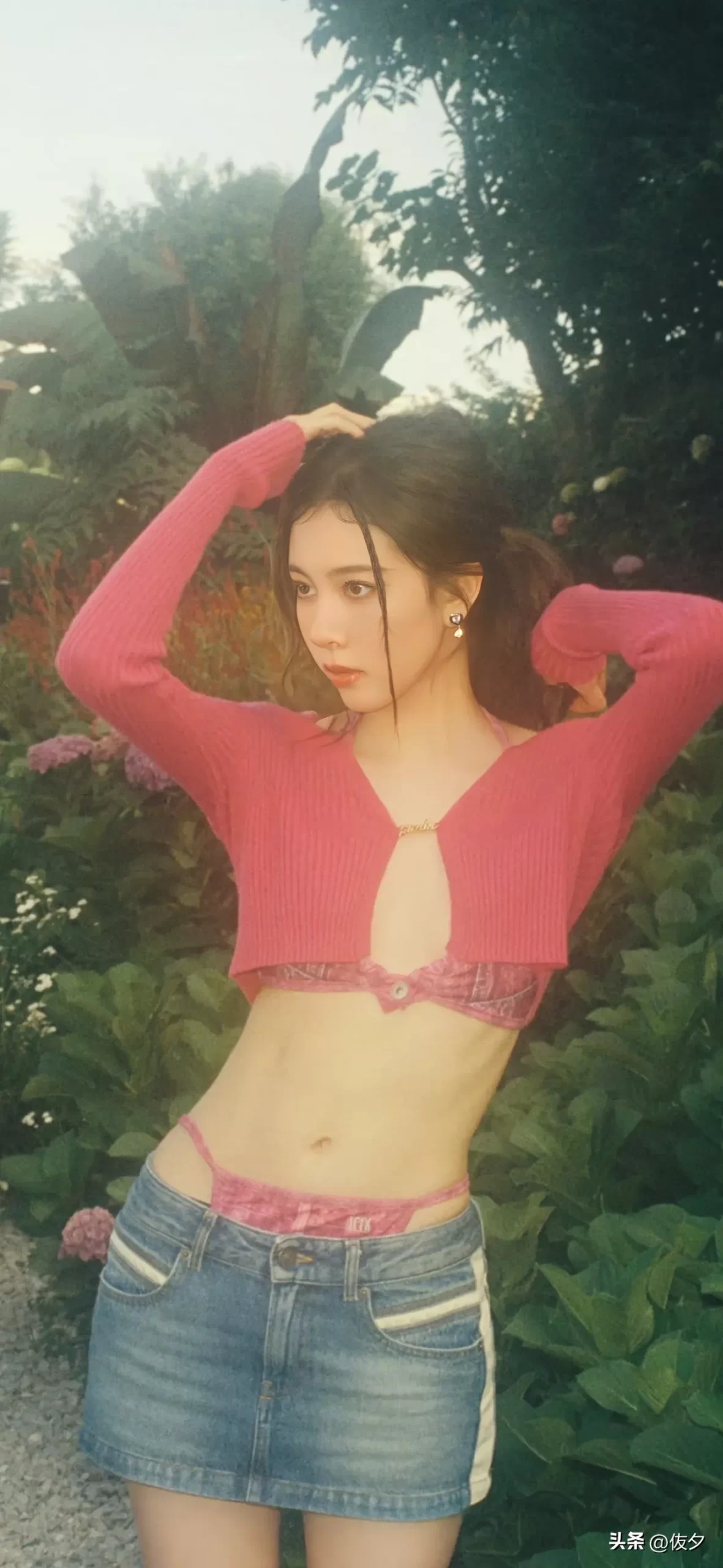 宋妍霏辣妹写真高清壁纸插图1